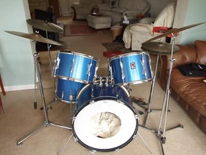 Drum Kit complete. Premier 70's Classic Kit, blue shimmer finish. Hard cases. - Picture 1 of 20