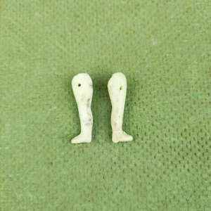 Antique porcelain dollhouse doll legs, wire fixing, 1.11" / 28 mm, Germany - Picture 1 of 6
