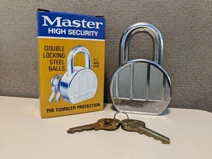 230 MASTER LOCK HIGH SECURITY MASSIVE 2-1/2" BODY 5 PIN TUMBLER 7/16"SHACKLE - Picture 1 of 2