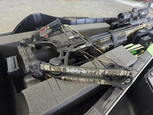Barnett Whitetail Hunter SRT crossbow. New hard case and new bolts included. - Picture 1 of 7