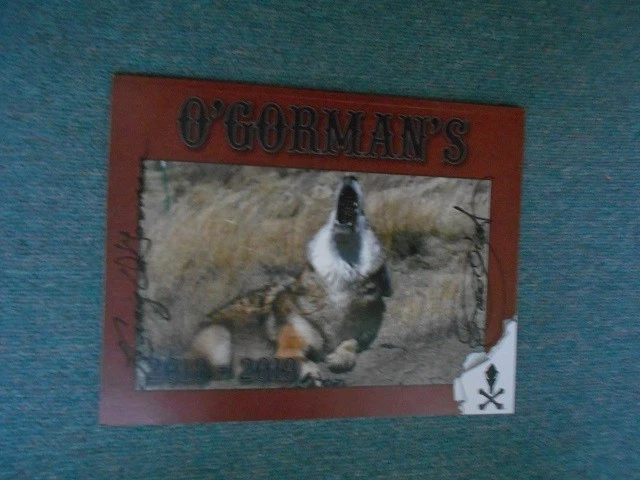 CATÁLOGO DE SUMINISTROS DE CAPTURA O'GORMAN, AUTOGRAFIADO POR CRAIG & DANA, TEMPORADA 2018-19 Foto 1 de 1