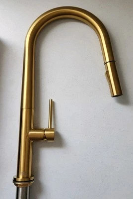 Grifo de cocina Vigo VG02029MG Greenwich 1,8 GPM de un solo orificio Foto 1 de 4