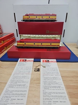 Florida East Coast 1031 EMD E8 Set Power/Dummy Diesel Locos Rivarossi HO 1943 - Image 1 of 4