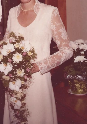 Vestido de novia talla 12 hermoso corpiño de encaje y encaje mangas largas Foto 1 de 4