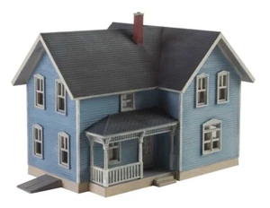 933-3890 Walthers Cornerstone Lancaster Farm House N Scale Model Kit - Picture 1 of 4
