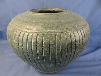 ARCHAIC LONGQUAN 100 RIBS VASE 9 1/2" BY 10 1/2"" - Image 1 of 4