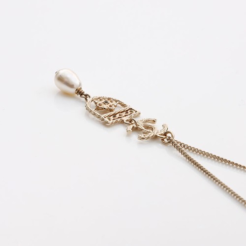 Collana CHANEL B15B 2015 Coco Mark Perla Colore Oro Bianco Logo CC Charm Donna