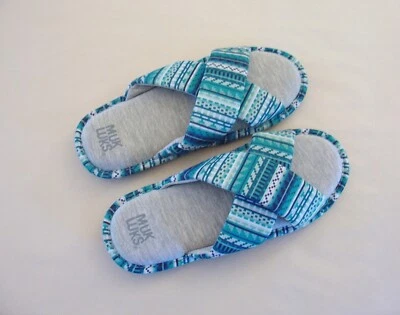 Zapatillas de cabina para mujer MUK LUKS 7/8 M casa azules entrecruzadas espuma viscoelástica como nuevas Foto 1 de 2