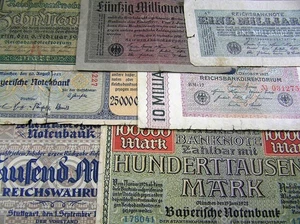 Germany Lot of 7 Different Old Banknotes 1920-24 Heavy Circulation, Combined S/H - Picture 1 of 11