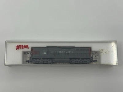 N Scale Atlas 4505 Southern Pacific EMD SD7 Powered Diesel Locomotive SP #1442 - Image 1 of 4