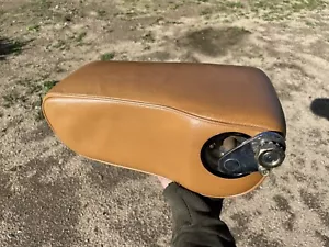 1976 MERCEDES-BENZ W116 300sd 450SEL 6.9 FRONT SEAT ARMREST PALOMINO MINT - Bild 1 von 18