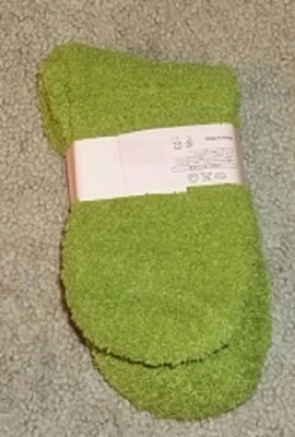 NUEVO CON ETIQUETAS 1 par de calcetines difusos mullidos 11 colores lisos tú eliges nuevos Foto 1 de 3