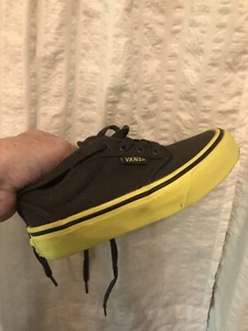 Vans Off the Wall Navy canvas Sneaker with bright green sole Kids Size 10.5 NWOT - Picture 1 of 11