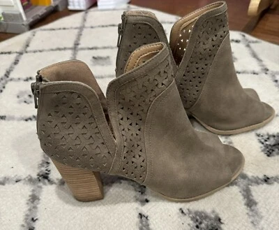 Report Heels Open Toe Womens 9 Suede Ricki - Image 1 of 4