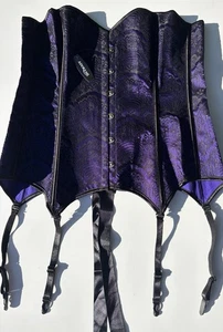 Adore Me lila Satin Korsett XL trägerlos Schnürung Dessous sexy Sissy Träger Neu mit Etikett - Bild 1 von 4