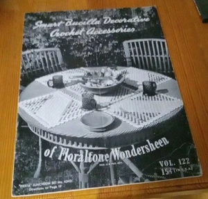 1938 Smart Bucilla Decorative Crochet Accessories Magazine Vol 122 (PB Unmarked) - Foto 1 di 5