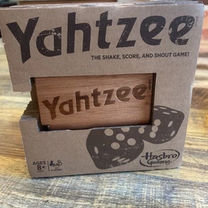 2016 Hasbro Yahtzee Rustic Travel Size Wood Dice Game - NEW SEALED - Picture 1 of 4