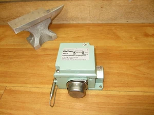 Barksdale AMC-1A *NUOVO* Sensore interruttore termostato rilevamento ambiente - Foto 1 di 10