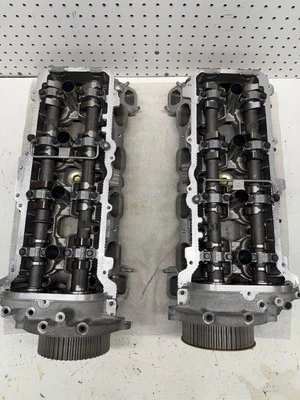 2000-2004 Toyota/Lexus 4.7L LH/RH Cylinder Head Assembly OEM(READ DESCRIPTION) - Image 1 of 4