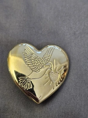 Vintage Variety Club Gold Tone Heart Pin Dove Bird Brooch Small Made in USA - Image 1 of 3