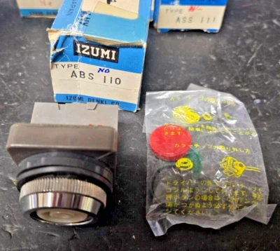 NOS Idec Control Unit ABN 110 Pushbutton Switch  Izumi Corp SPST NO w/inserts - Image 1 of 4