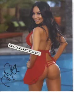 MODELO FOTO A COLOR 8X10 FIRMADA POR MONICA GOE N PERSONA TIK TOK INFLUENCER - Imagen 1 de 1