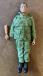 GI JOE ACTION SOLDAT "GREEN BASKENMÜTZE" MIT ORIGINAL UNIFORM VINTAGE 60er JAHRE - Bild 1 von 19