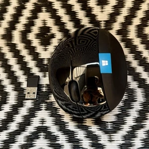 Souris ergonomique Microsoft Sculpt modèle 1560 - Noire - avec dongle - Testée, Fonctionne - Photo 1/6