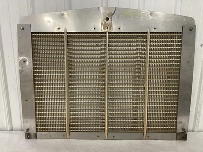 1987-2025 Kenworth T800 Grille - Used - Imagem 1 de 4