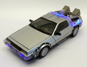 Diamond 1/15 Scale Plastic - 21012 Back to the Future Part 2 Time Machine - Picture 1 of 7