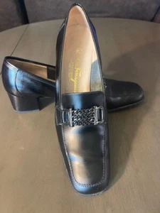 Salvatore Ferragamo Damen-Halbschuhe 9,5 A schwarz Leder eckige Zehenpartie Blockabsatz - Bild 1 von 11
