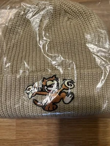 Twenty Six Red Stoned Cat Beanie - Bild 1 von 2