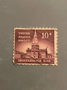 US 1956 #1044 - 10c Independence Hall Perfin vertikal (?X&?) Fehlende Löcher gebraucht - Bild 1 von 2