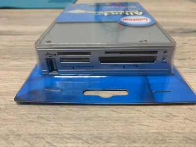 USB2 internal Multi Card Reader Writer all in one, Model wcria, 3.5'' Bay - Image 1 of 3