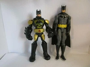 Mattel DC Batman 10" Talking Light Up & Batman 12" mit Cape #CDM63 Actionfigur - Bild 1 von 4