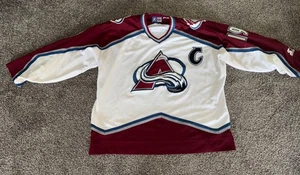 Maglia Hockey Vintage Colorado Avalanche #19 Joe Sakic Starter Uomo XXL Bianca Usata - Foto 1 di 16