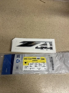 🔥NEW Front Fender Z71 4x4 Emblem Chrome w/ Black 14-18 Chevrolet GMC 84682661 - Picture 1 of 2