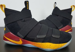 Nike LeBron Soldier XI Sneakers for Men 