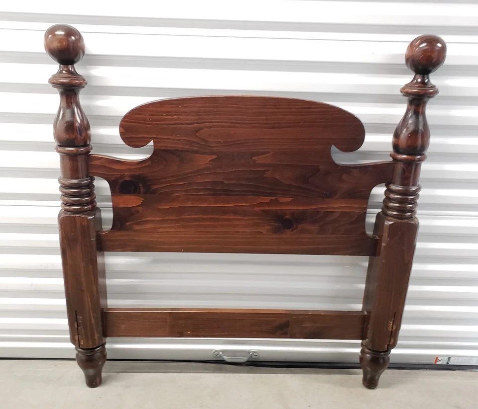 Cabecero doble de bala de cañón de pino envejecido Ethan Allen, artículo #12-5620 en taberna antigua Foto 1 de 4