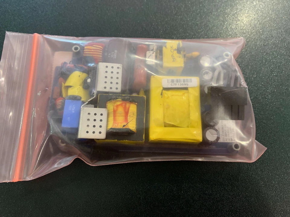 Apple 2006 Intel iMac Power Supply 20" A1207 A1174 661-3780 614-0378 API4ST03 - Image 1 of 1