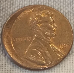 1999 ERROR OFF CENTER Lincoln Cent NICE - Picture 1 of 4