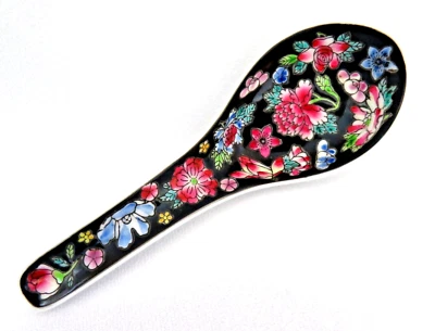 Cuchara sopa china vintage de porcelana floral negra Famille Noire Mille Fleur Foto 1 de 4