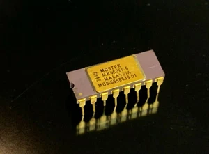 MK4006P-6 MOSTEK MK4006 16-PIN DIP GOLD PURPLE CERAMIC NEW VINTAGE 1976/77 QTY-1 - Bild 1 von 2