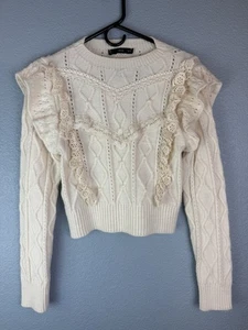 MNG Pullover Damen klein creme Zopfmuster Pulli Spitze Rüschen Akzent Blumen Oberteil - Bild 1 von 8