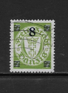 DANZIG  SCOTT 212 USED VF - 1934 8pf on 7pf  YEL GREEN - COAT OF ARMS ISSUE - Picture 1 of 2