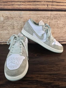 Nike Air Jordan 1 Low Mens Sz 8 White Green Athletic Leather Shoes FN5214-131 - Picture 1 of 12