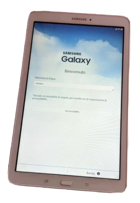 Tablet Samsung Galaxy TAB SM-T561 9.6" 8GB Wi-Fi 3G MICROSD bianco VINTAGE - Immagine 1 di 4