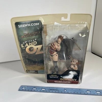 Twisted Land of Oz Dorothy versión sin censura McFarlane's Monsters 2003 Foto 1 de 4