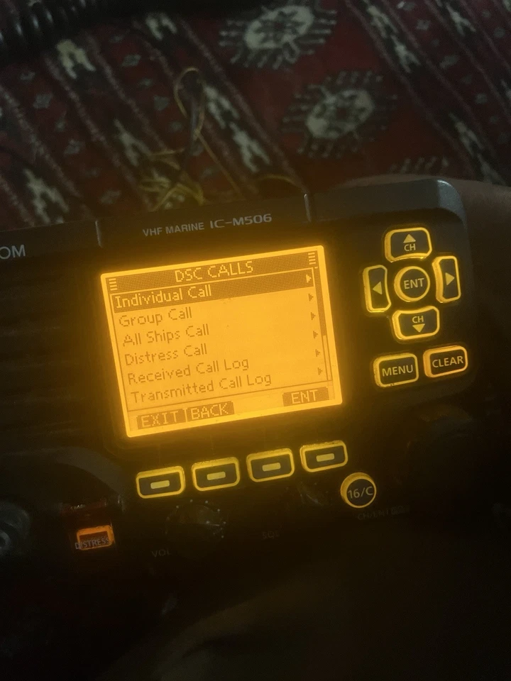 Transceptor VHF marino Icom IC-M506 con micrófono - USADO - Totalmente probado Foto 1 de 4