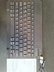 Wireless Bluetooth Keyboard - Picture 1 of 4
